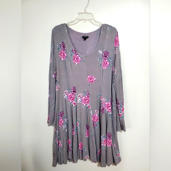 torrid Dresses & Skirts - Torrid Dress Gray Pink and Purple Floral Size 3